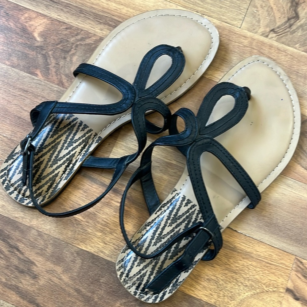 Time and tru black sandals